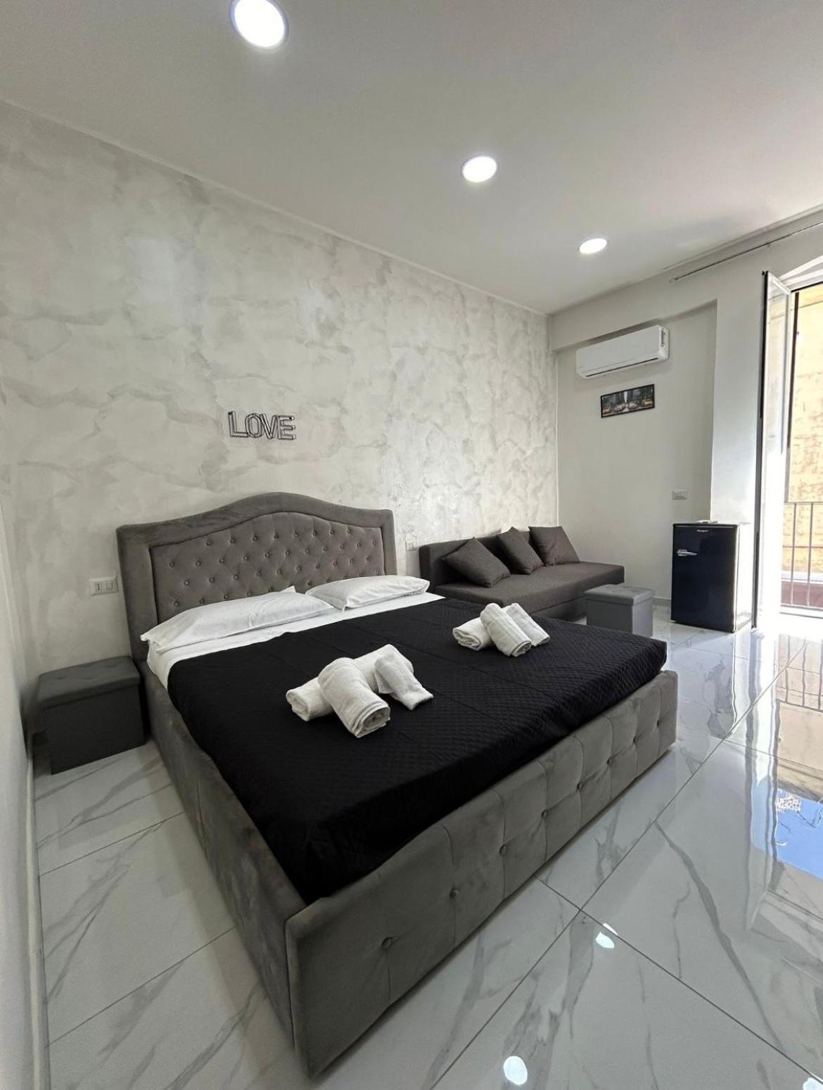 Appartement Terrazza Luxury Valentino à Naples Extérieur photo